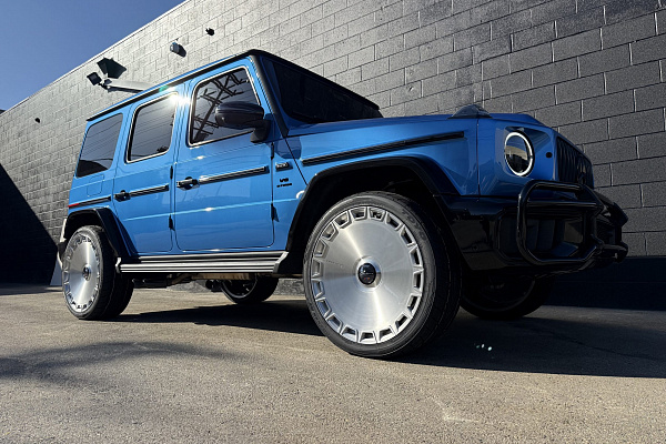 Фото дисков Giovanna Dicotto Глянцевый лак на Mercedes-Benz G-Class III