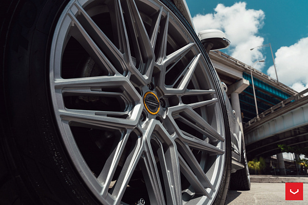 Фото дисков Vossen HF-7 Серебро на Volvo XC90 II