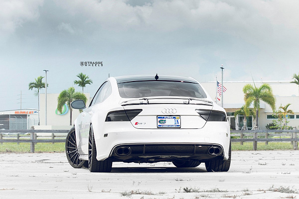 Фото дисков Strasse Wheels SV15T Deep Concave Monoblock Другой цвет на Audi A/RS 7 (4G)
