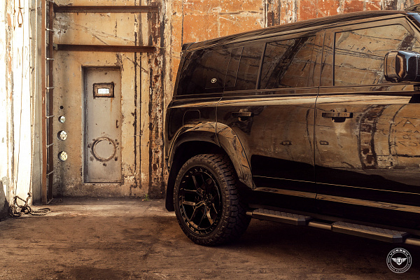 Фото дисков Vossen UV-X Черный глянец на Land Rover Defender II