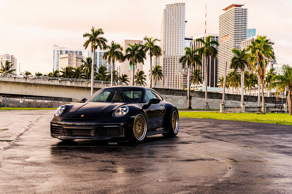 Фото дисков Strasse Wheels SC20 Track Сатиновое золото на Porsche 911 VIII