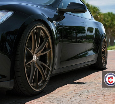 Фото дисков HRE S101 на Tesla Model S