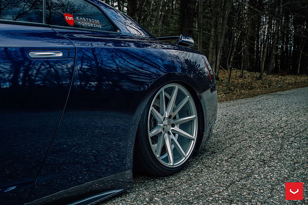 Фото дисков Vossen VFS-1 Серебро на Nissan GT-R