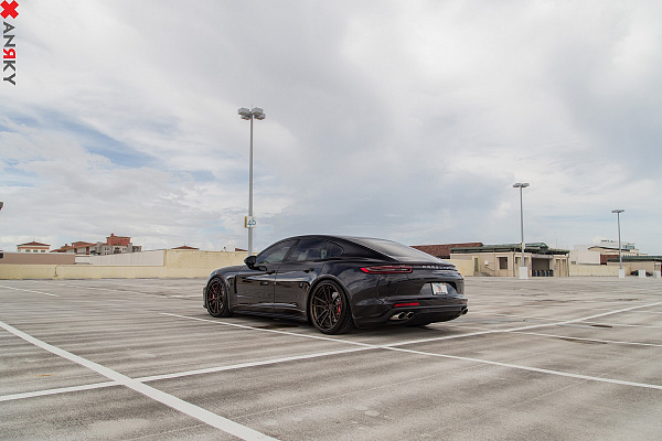 Фото дисков Anrky AN34 Сатиновая темная бронза на Porsche Panamera III
