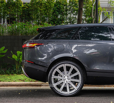 Фото дисков Vossen UV-2 на Land Rover Range Rover Velar