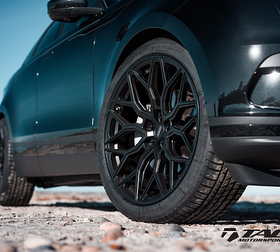 Фото дисков Vossen HF-2 на Land Rover Range Rover Velar