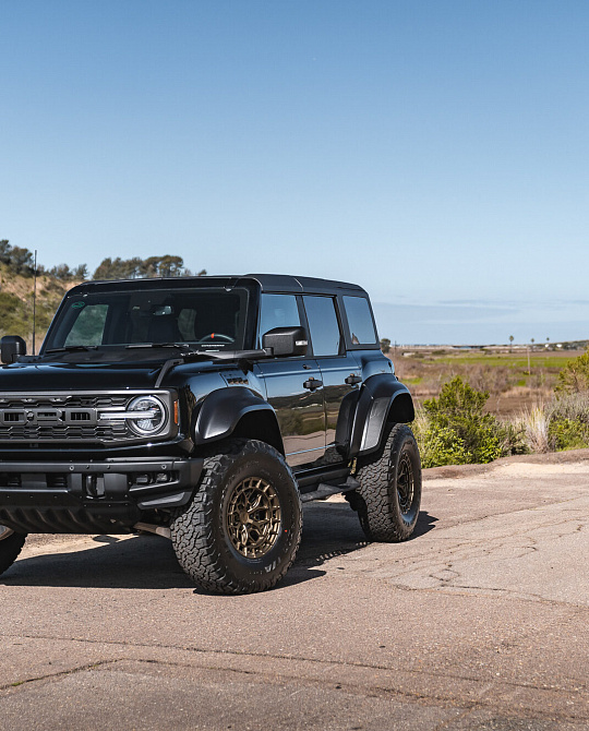Фото дисков HFX-1 (6-Lug) Сатиновая бронза на Ford Bronco