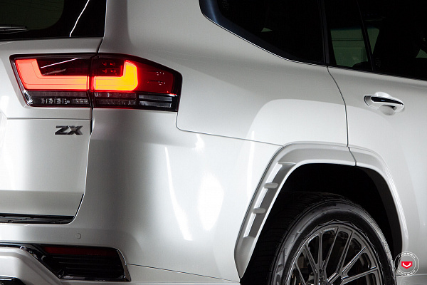 Фото дисков Vossen M-X3 Глянцевый лак на Toyota Land Cruiser 300