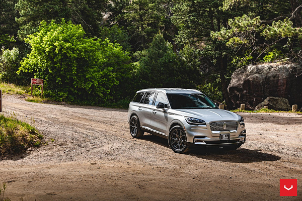 Фото дисков Vossen HF-5 Сатиновый графит на Lincoln Aviator II