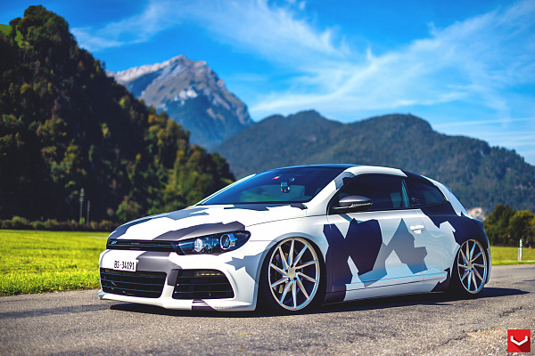 Фото дисков Vossen CVT Серебро на Volkswagen Scirocco III