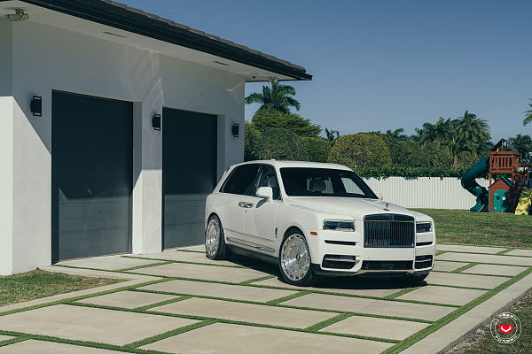Фото дисков Vossen LC3-11 Глянцевый лак на Rolls-Royce Cullinan