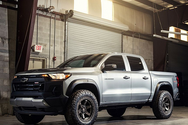 Фото дисков 4PLAY 4PS63 Сатиновая темная бронза на Chevrolet Colorado