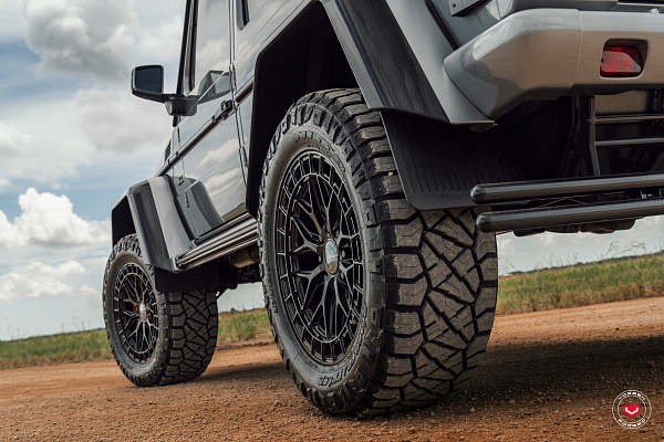 Фото дисков Vossen LC3-01 Черный глянец на Mercedes-Benz G-Class III