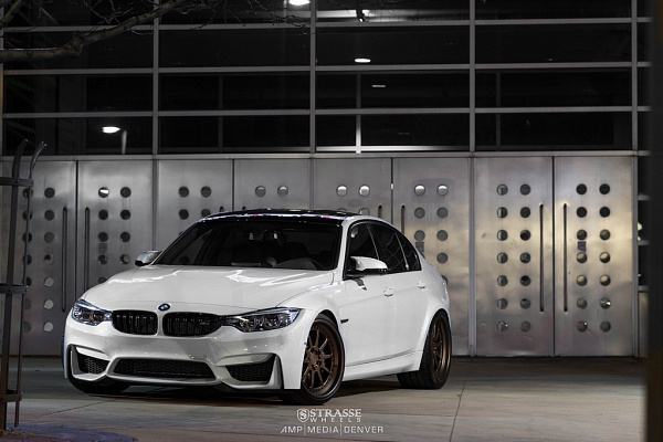Фото дисков Strasse Wheels R10 Competition Сатиновая темная бронза на BMW 3/M3 (F3x/F80)