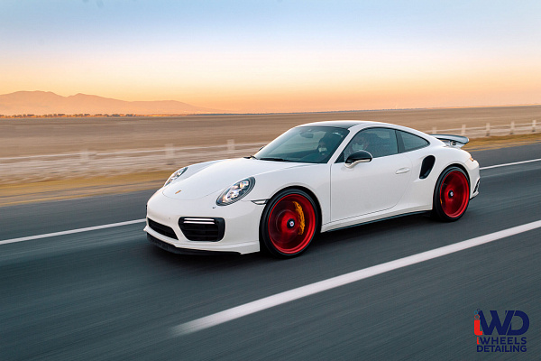 Фото дисков HRE P207 Красный сатин на Porsche 911 VII