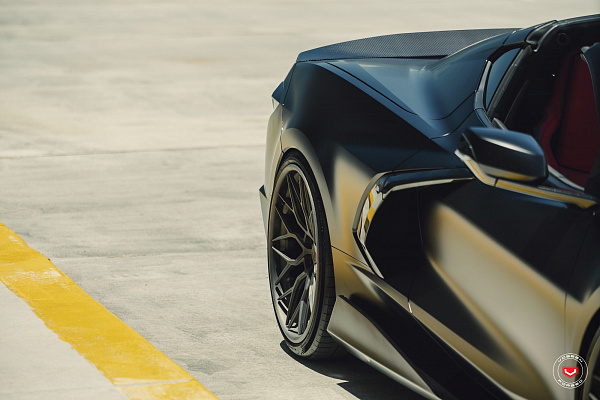 Фото дисков Vossen S17-01 (3-Piece) Сатиновый темный лак на Chevrolet Corvette C8