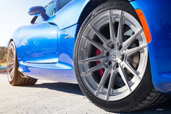 Фото дисков Strasse Wheels SV12 Deep Concave Duoblock Глянцевый темный лак на Dodge Viper