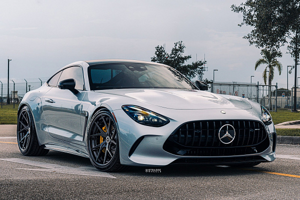 Фото дисков Strasse Wheels SM5RT Deep Concave FS Черный глянец на Mercedes-Benz AMG GT II