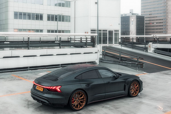 Фото дисков Brixton Forged PF10-RS Сатиновая темная медь на Audi E-tron GT
