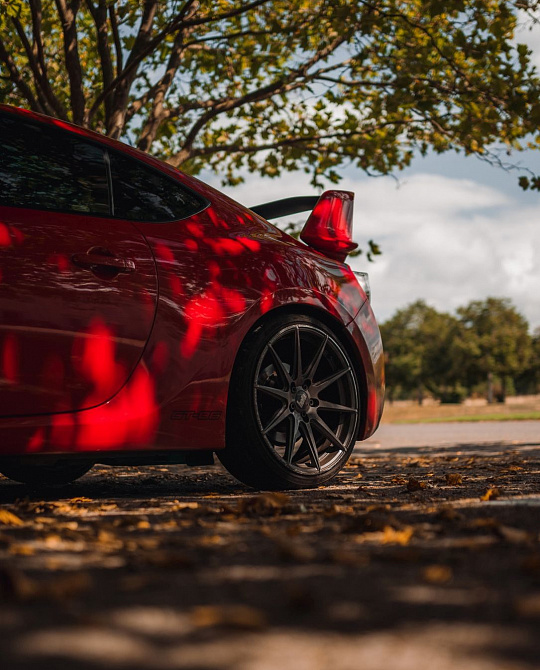 Фото дисков CSR Глянцевый графит на Toyota GT86