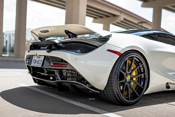 Фото дисков Strasse Wheels SV5 Deep Concave FS Черный сатин на McLaren 720S