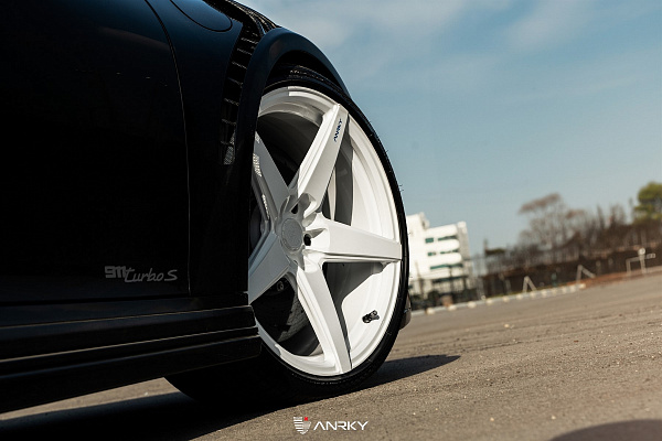 Фото дисков Anrky RS5.1 Белый глянец на Porsche 911 VIII
