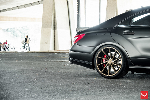 Фото дисков Vossen CVT Сатиновое темное золото на Mercedes-Benz CLS (C218)