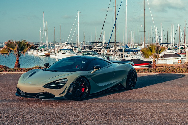 Фото дисков Brixton Forged PF7 Черный сатин на McLaren 720S
