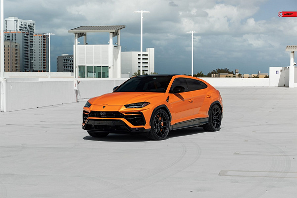 Фото дисков Anrky S1-X4 Черный глянец на Lamborghini Urus