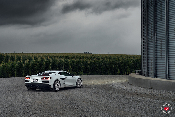 Фото дисков Vossen S21-02 Глянцевый лак на Chevrolet Corvette C8
