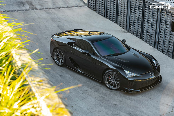 Фото дисков Brixton Forged R11-R Глянцевый графит на Lexus LFA