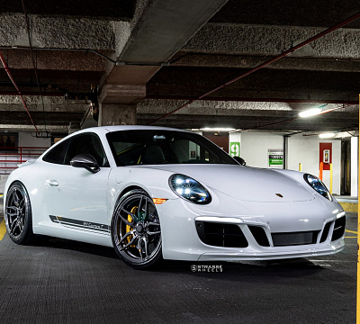 Фото дисков Strasse Wheels SV4 Deep Concave Monoblock на Porsche 911 VII
