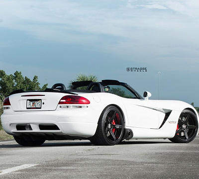 Фото дисков Strasse Wheels S5 Deep Concave на Dodge Viper