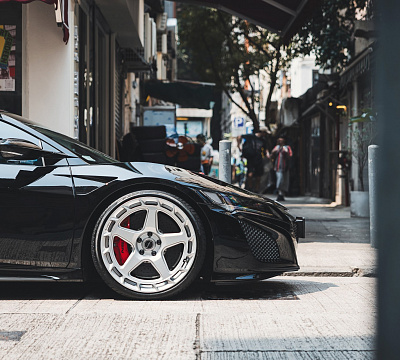 Фото дисков Brixton Forged TR05 AERO1 на Acura NSX II