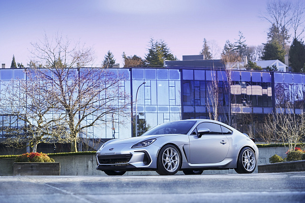 Фото дисков Rotiform LTN-J Серебро на Subaru BRZ II