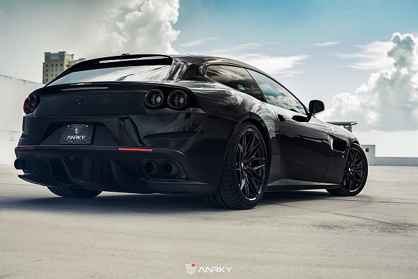 Фото дисков Anrky S1-X1 Черный глянец на Ferrari GTC4Lusso