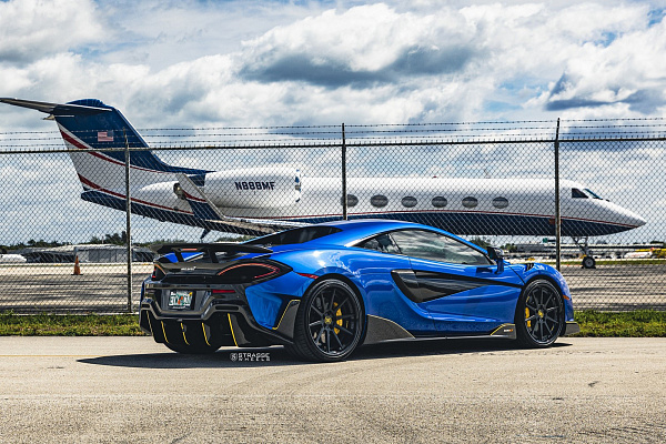 Фото дисков Strasse Wheels R10 Deep Concave FS Черный сатин на McLaren 600
