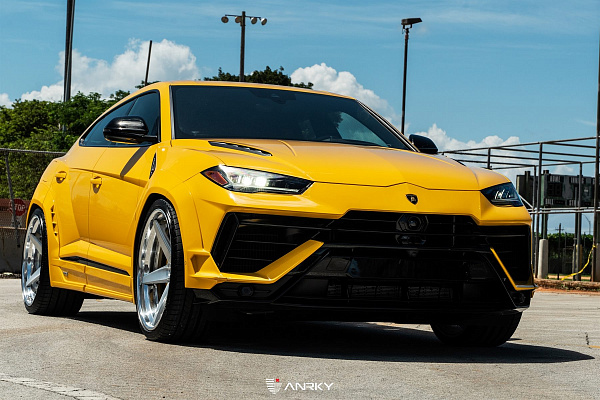 Фото дисков Anrky RS5.3 Глянцевый лак на Lamborghini Urus