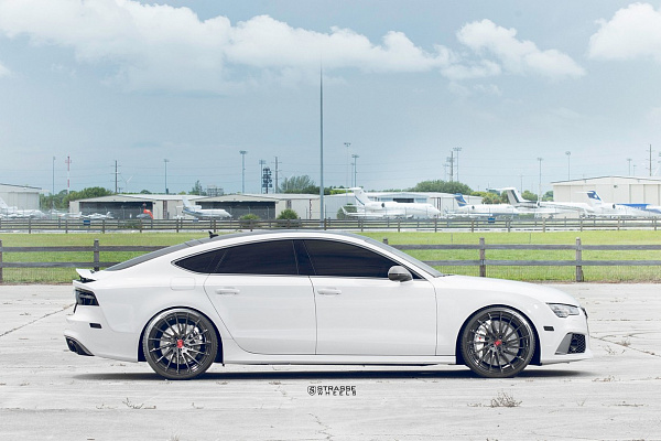 Фото дисков Strasse Wheels SV15T Deep Concave Monoblock Другой цвет на Audi A/RS 7 (4G)