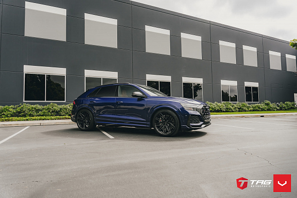 Фото дисков Vossen HF-7 Черный глянец на Audi Q8