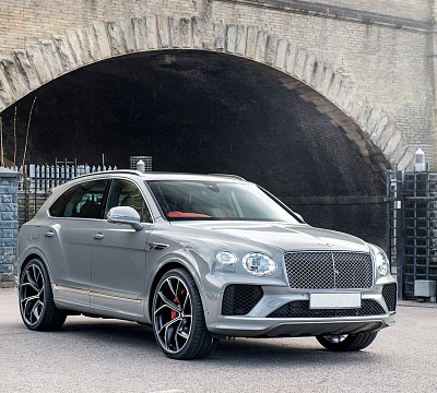 Фото дисков Kahn Type 54 на Bentley Bentayga