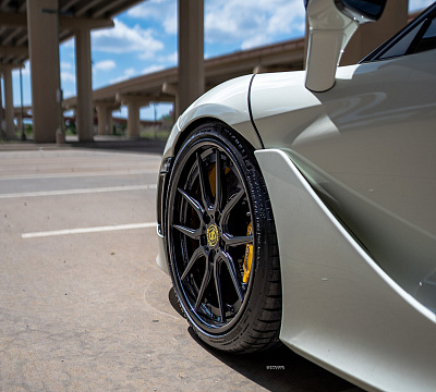Фото дисков Strasse Wheels SV5 Deep Concave FS на McLaren 720S