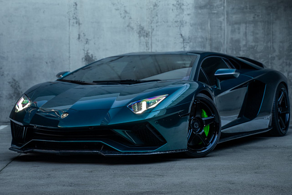 Фото дисков Brixton Forged TR05 Черный глянец на Lamborghini Aventador