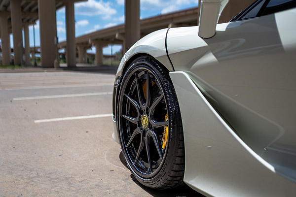 Фото дисков Strasse Wheels SV5 Deep Concave FS Черный сатин на McLaren 720S