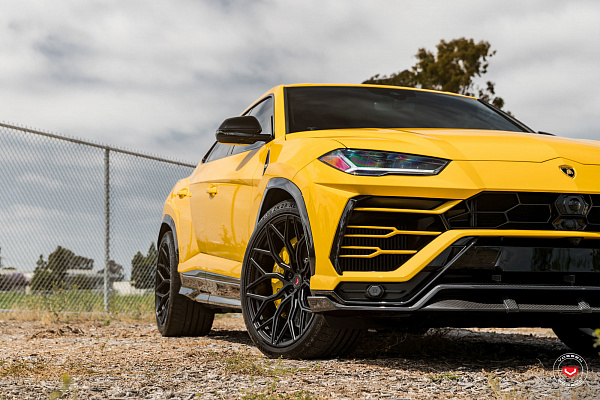 Фото дисков Vossen S17-01 Черный сатин на Lamborghini Urus