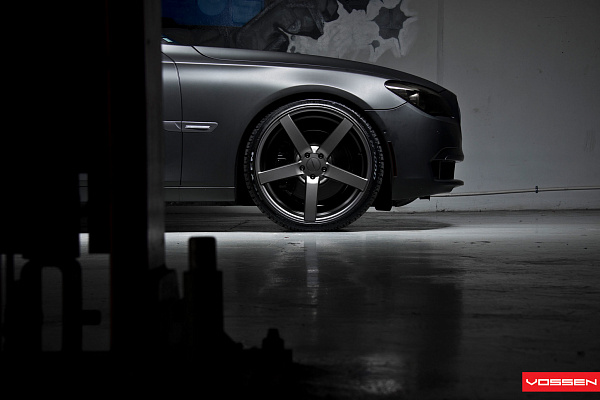 Фото дисков Vossen CV3 Сатиновый графит на BMW 7 (F01/F02/F04)