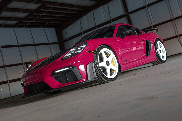 Фото дисков Brixton Forged TR04 Белый глянец на Porsche Cayman III