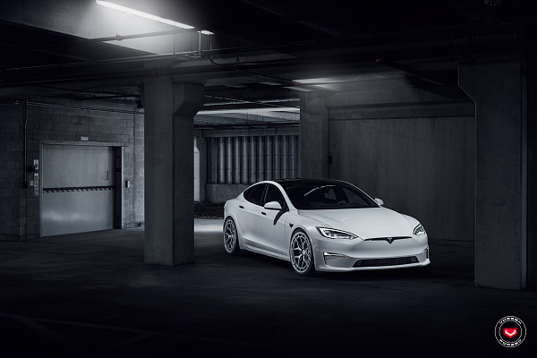 Фото дисков Vossen LC3-01 Сатиновый тонированный лак на Tesla Model S