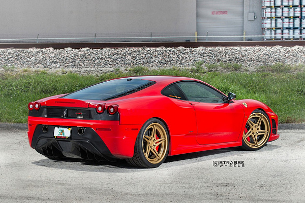 Фото дисков Strasse Wheels SV2T Deep Concave FS Сатиновое темное золото на Ferrari F430