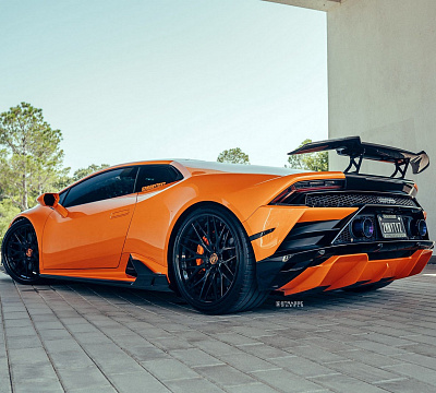 Фото дисков Strasse Wheels SV10M Deep Concave FS на Lamborghini Huracan